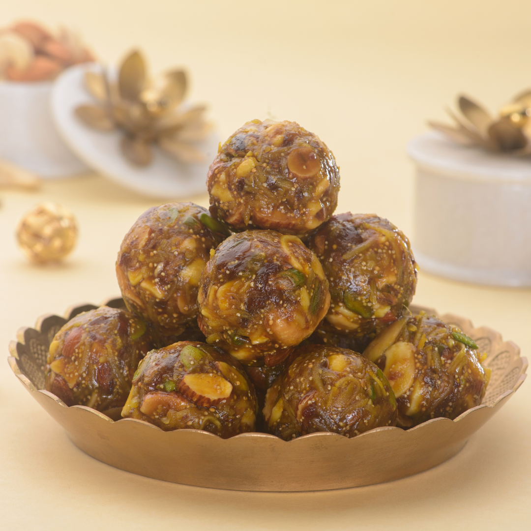 Dry Fruit & Jaggery Laddoo