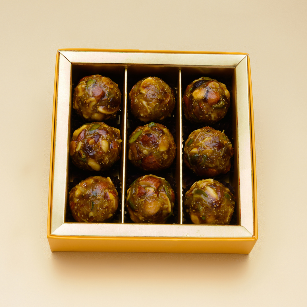 Dry Fruit & Jaggery Laddoo